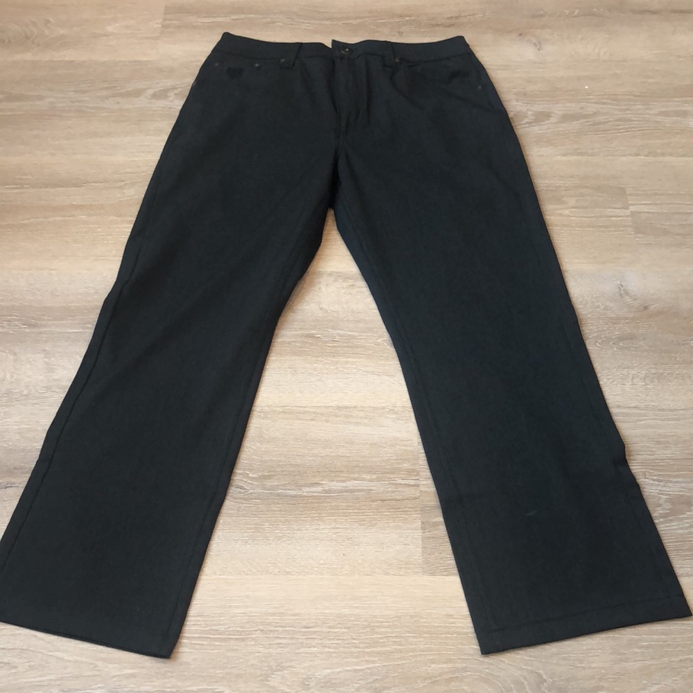 International Laundry Size 34